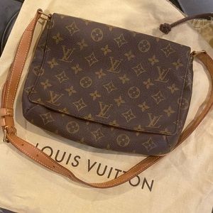 Louis Vuitton Thompson Monogram shoulder bag